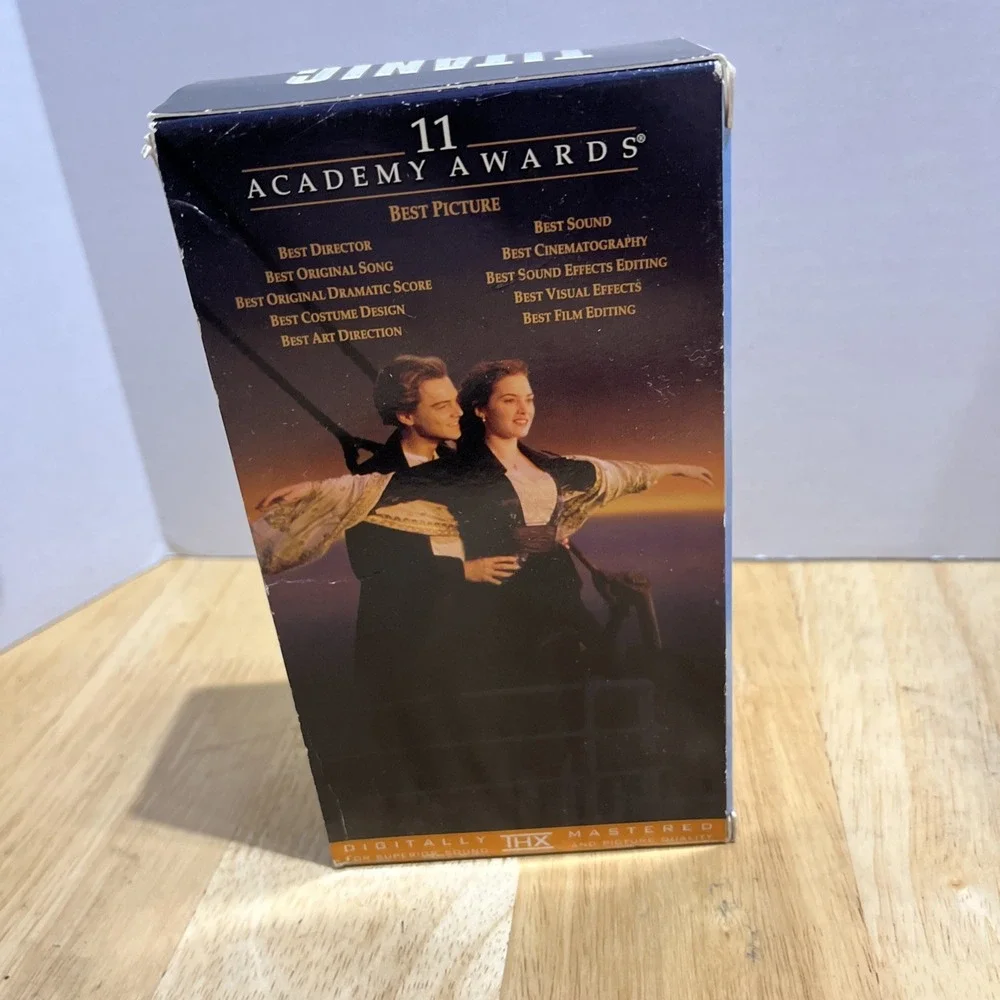 Titanic (VHS, 1998 2-Tape Set) Leonardo DiCaprio Kate Winslet Kathy Bates 334813